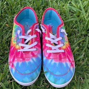 Bob’s no lace memory foam sneakers